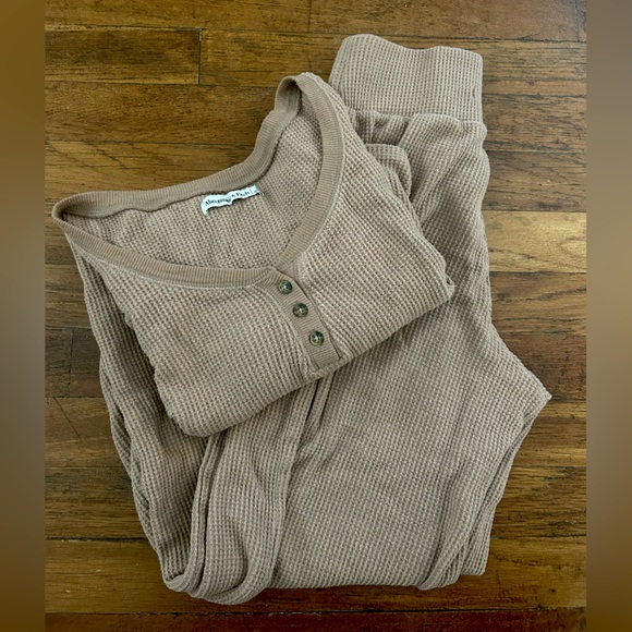 Abercrombie & Fitch Other - Abercrombie & Fitch Taupe Waffle-Knit Thermal Pajama Set